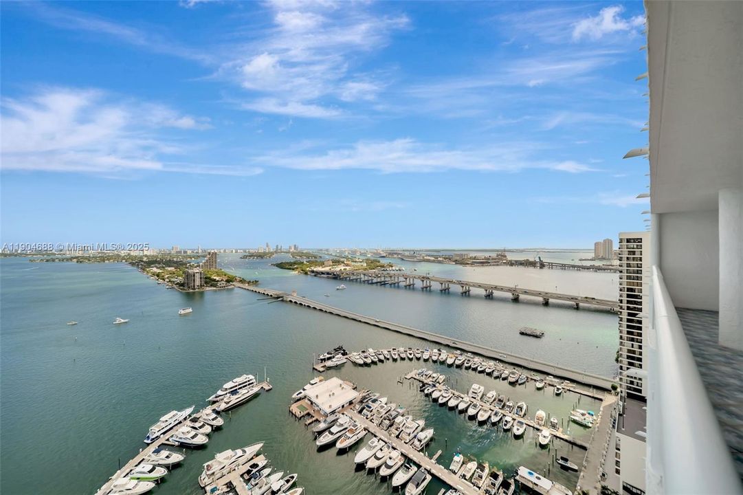 Active With Contract: $4,950 (2 beds, 2 baths, 1398 Square Feet)