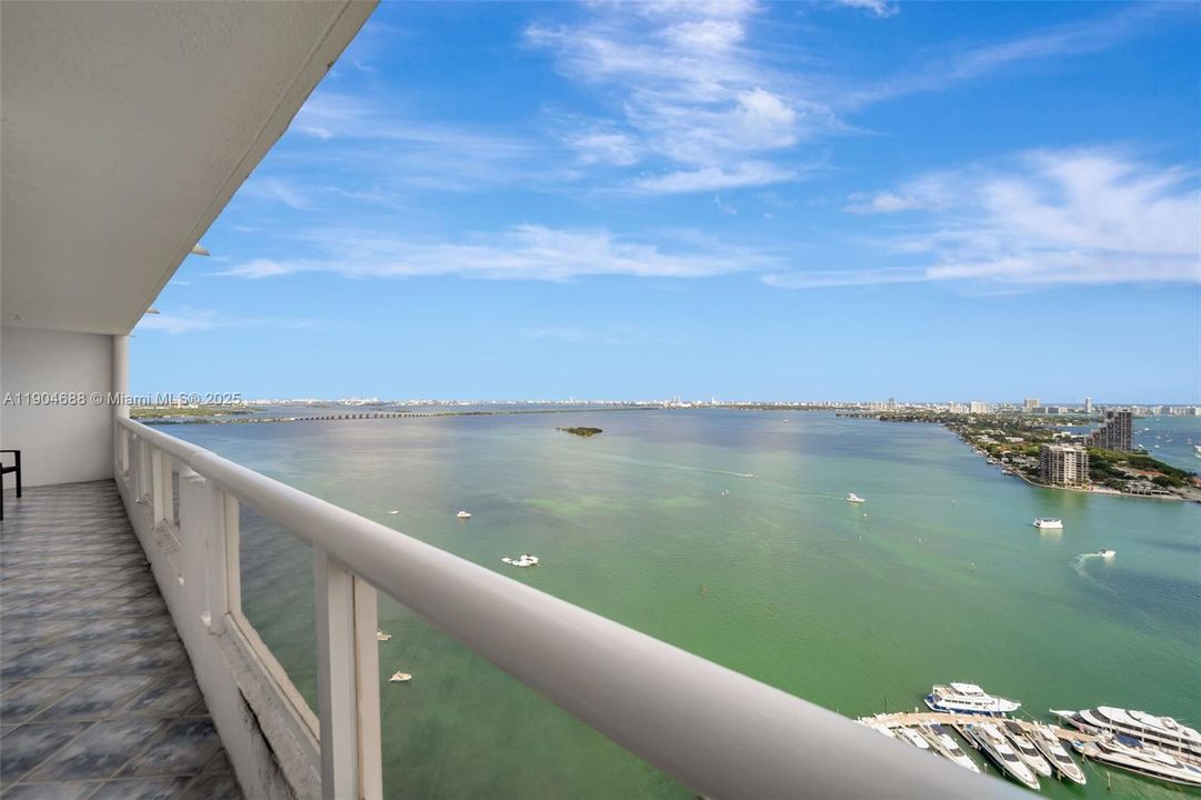 Active With Contract: $4,950 (2 beds, 2 baths, 1398 Square Feet)