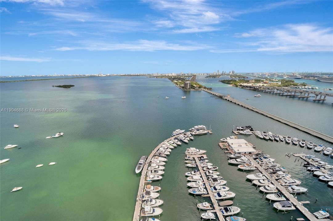 Active With Contract: $4,950 (2 beds, 2 baths, 1398 Square Feet)