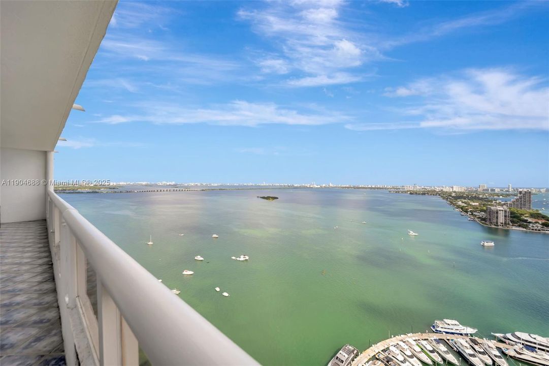 Active With Contract: $4,950 (2 beds, 2 baths, 1398 Square Feet)