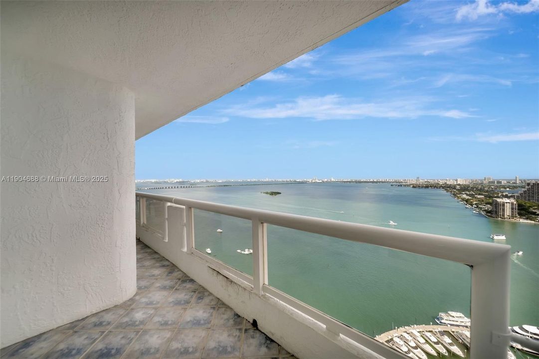 Active With Contract: $4,950 (2 beds, 2 baths, 1398 Square Feet)