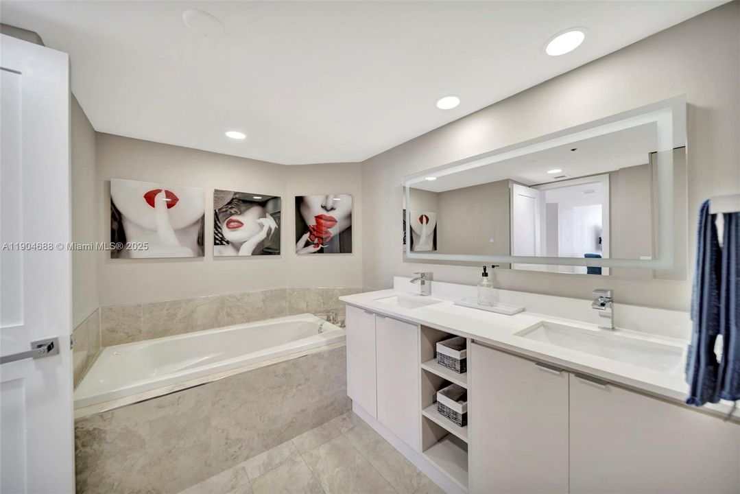 Active With Contract: $4,950 (2 beds, 2 baths, 1398 Square Feet)