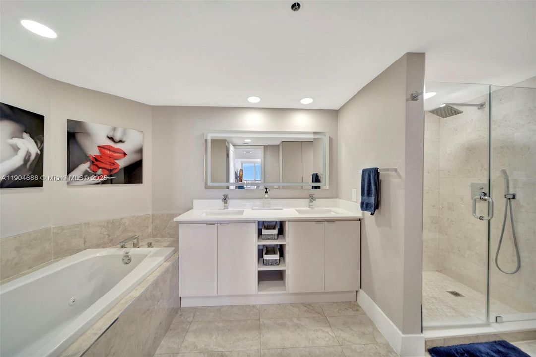 Active With Contract: $4,950 (2 beds, 2 baths, 1398 Square Feet)