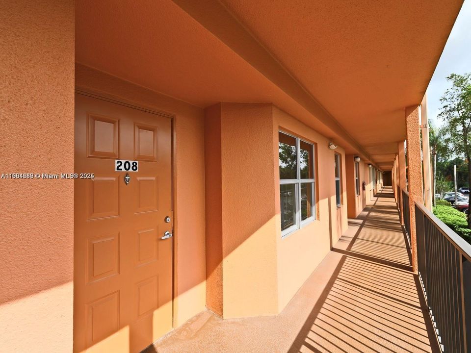 Activo con contrato: $260,000 (2 camas, 2 baños, 1207 Pies cuadrados)