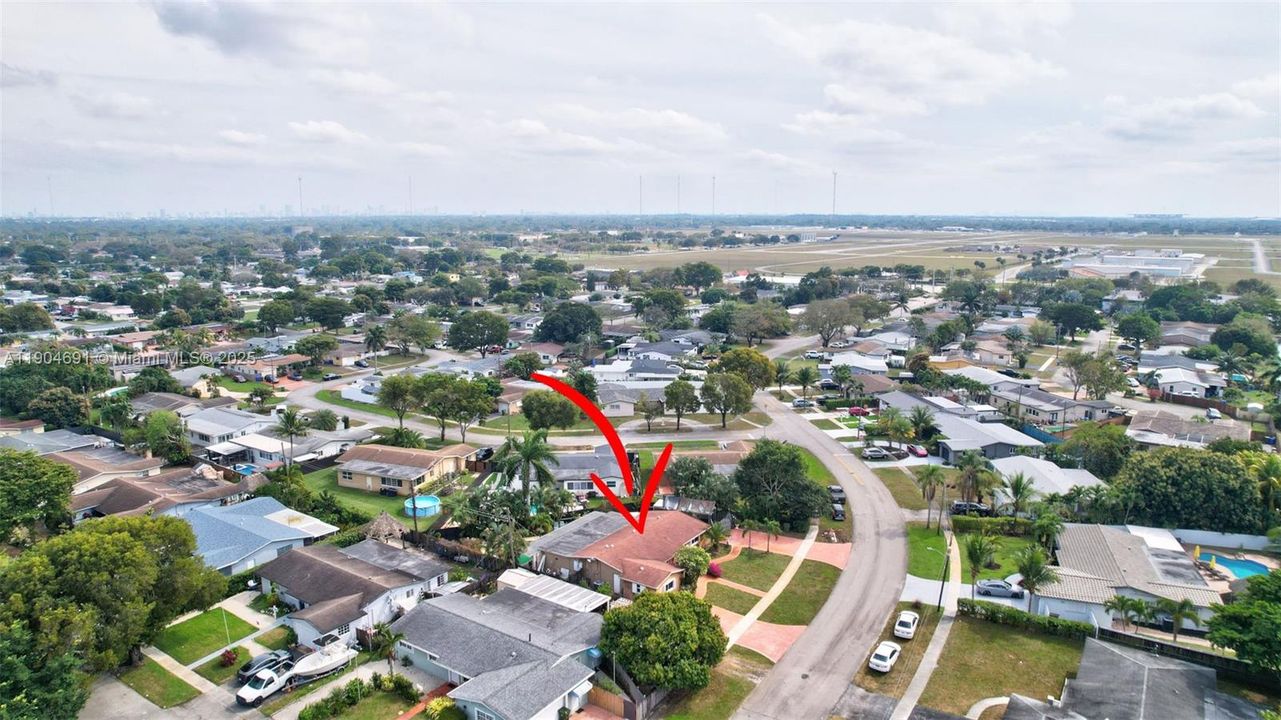 For Sale: $659,900 (4 beds, 2 baths, 2131 Square Feet)