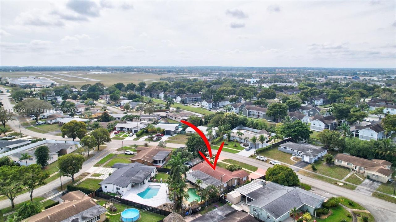 For Sale: $659,900 (4 beds, 2 baths, 2131 Square Feet)