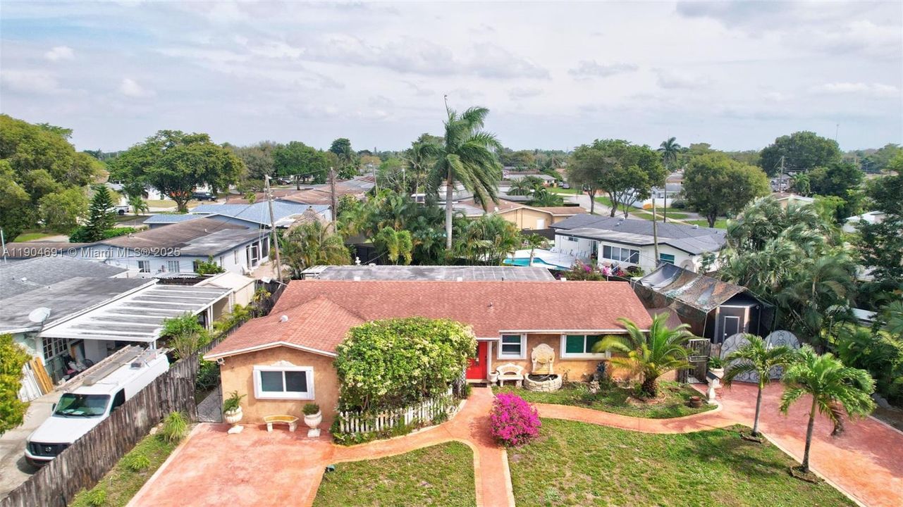 For Sale: $659,900 (4 beds, 2 baths, 2131 Square Feet)