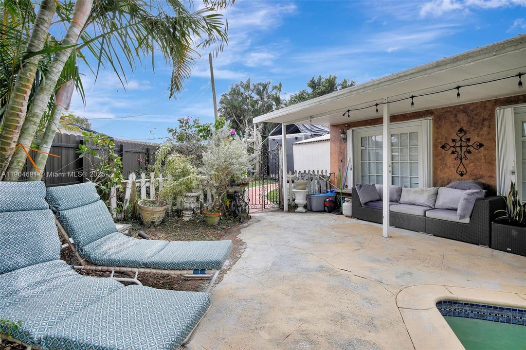 For Sale: $659,900 (4 beds, 2 baths, 2131 Square Feet)