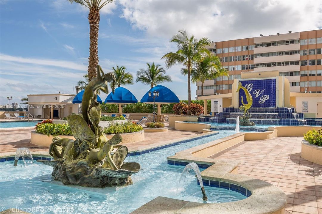 For Sale: $375,000 (2 beds, 2 baths, 1030 Square Feet)