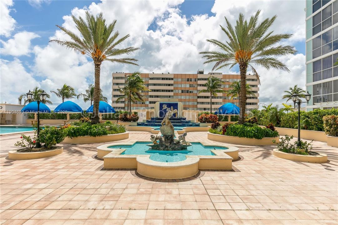 For Sale: $375,000 (2 beds, 2 baths, 1030 Square Feet)