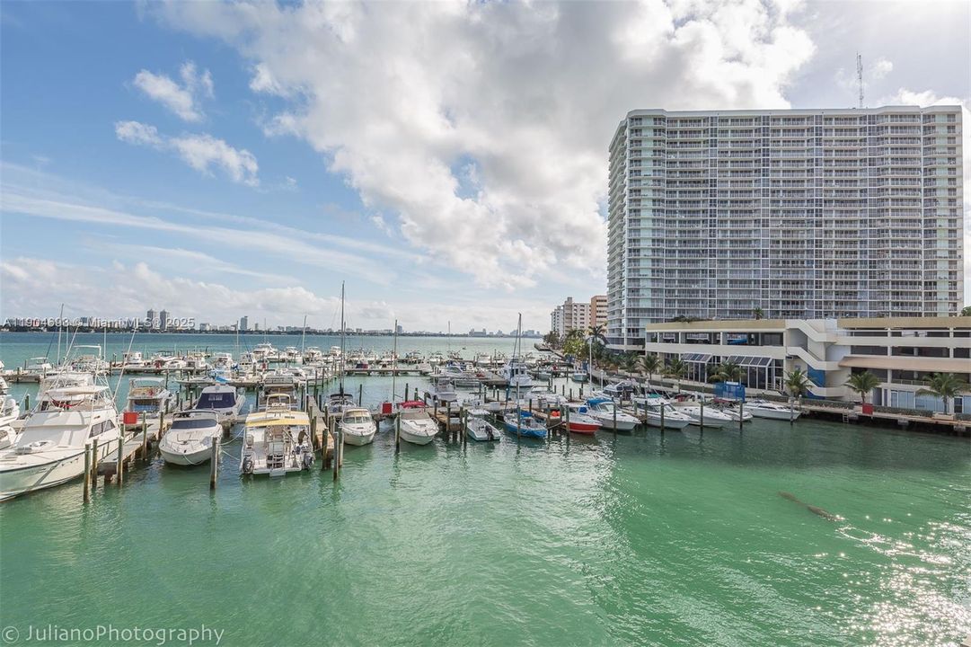 For Sale: $375,000 (2 beds, 2 baths, 1030 Square Feet)