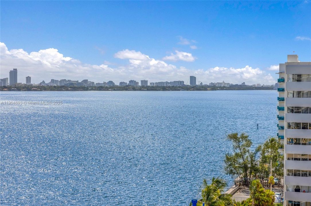 For Sale: $375,000 (2 beds, 2 baths, 1030 Square Feet)