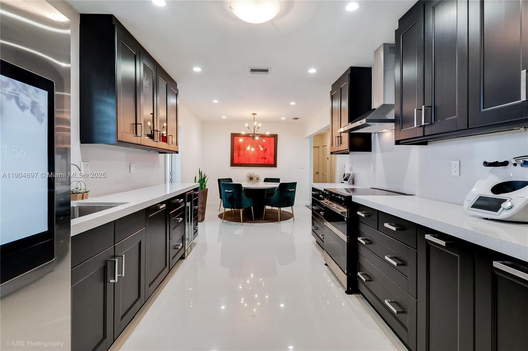 Active With Contract: $5,800 (3 beds, 2 baths, 1265 Square Feet)