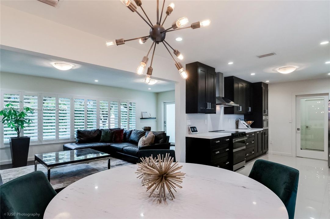 Active With Contract: $5,800 (3 beds, 2 baths, 1265 Square Feet)