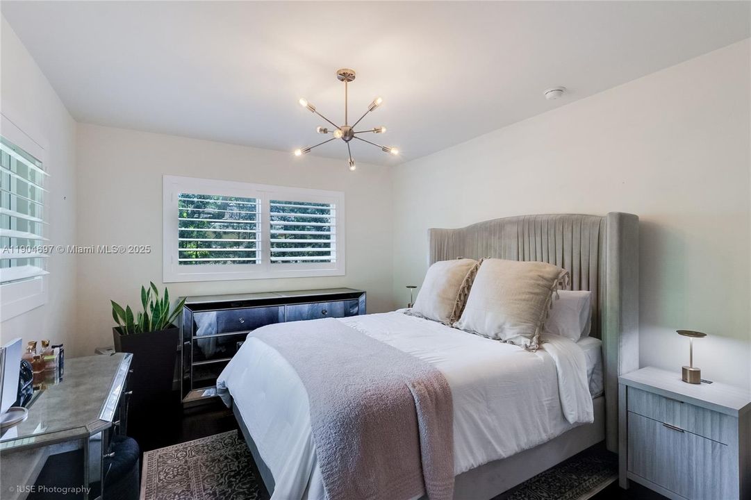 Active With Contract: $5,800 (3 beds, 2 baths, 1265 Square Feet)