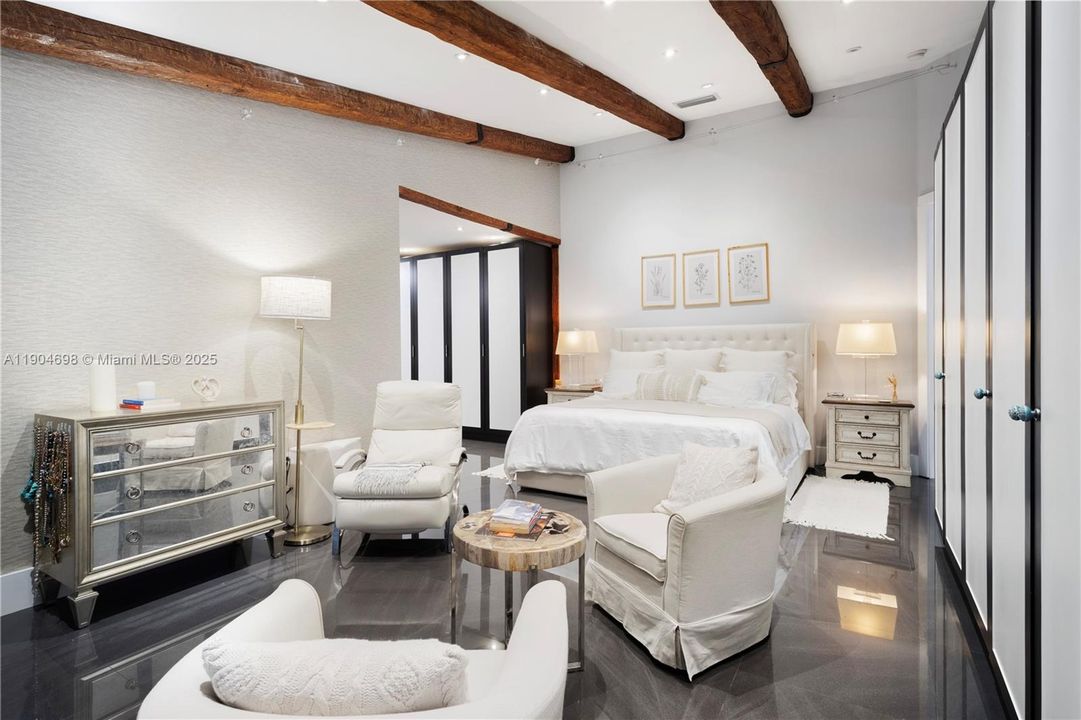 Active With Contract: $1,075,000 (3 beds, 2 baths, 2037 Square Feet)