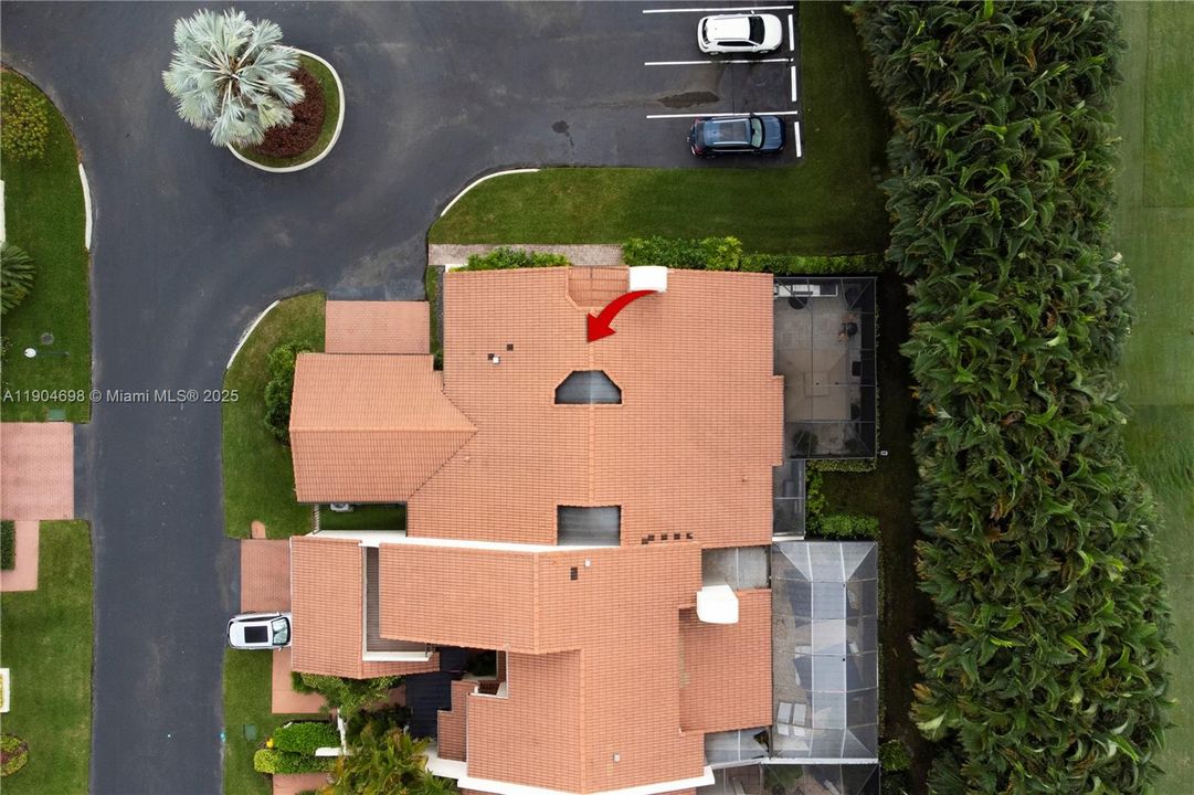 Active With Contract: $1,075,000 (3 beds, 2 baths, 2037 Square Feet)