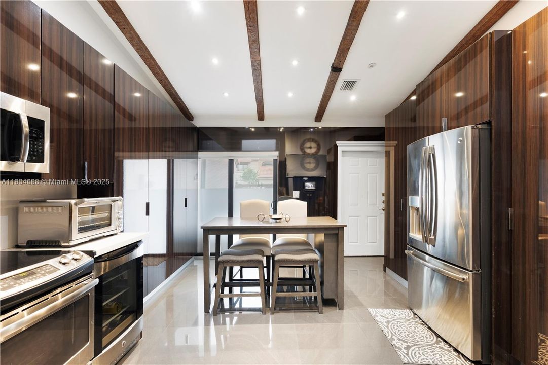 Active With Contract: $1,075,000 (3 beds, 2 baths, 2037 Square Feet)