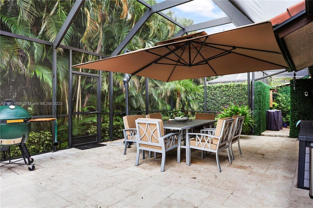 Active With Contract: $1,075,000 (3 beds, 2 baths, 2037 Square Feet)