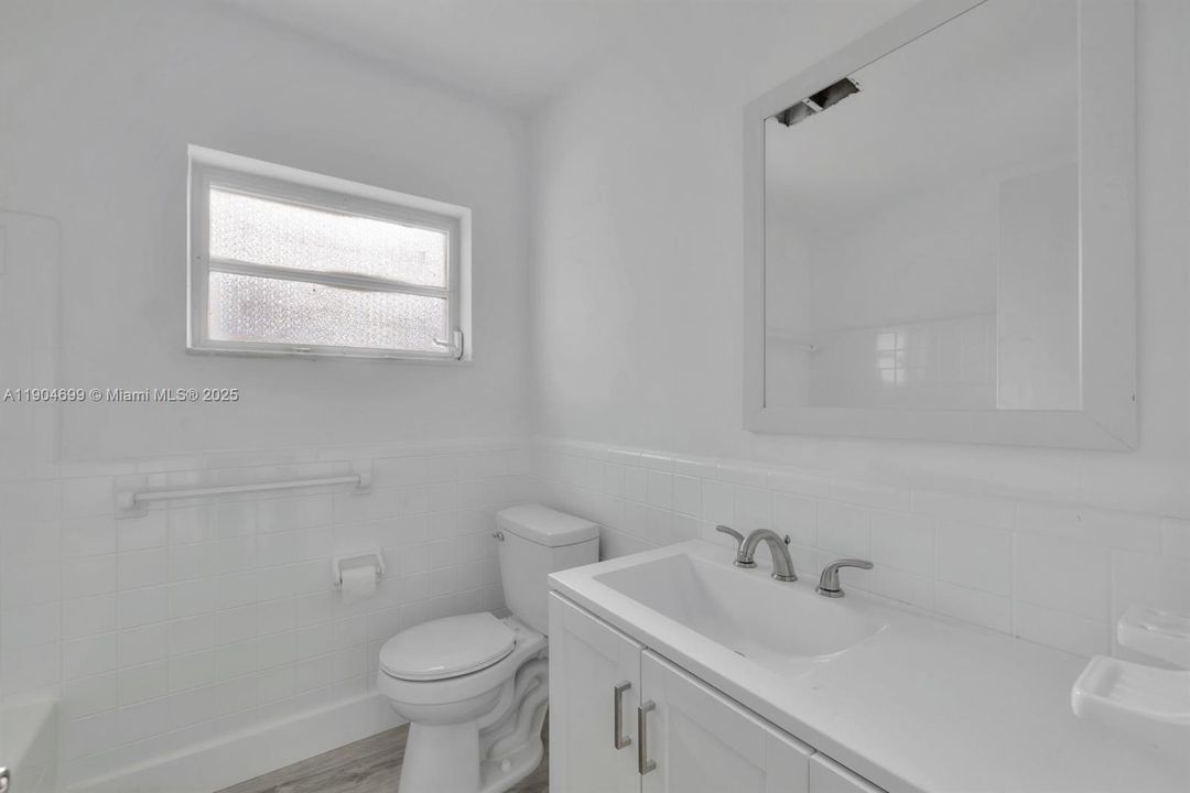 For Sale: $339,000 (2 beds, 1 baths, 1204 Square Feet)