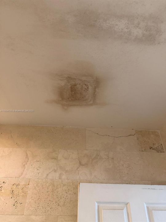 Active With Contract: $1,299,000 (3 beds, 1 baths, 2038 Square Feet)