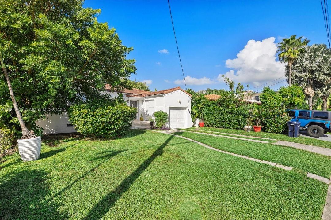 待售: $1,500,000 (3 贝兹, 2 浴室, 1355 平方英尺)