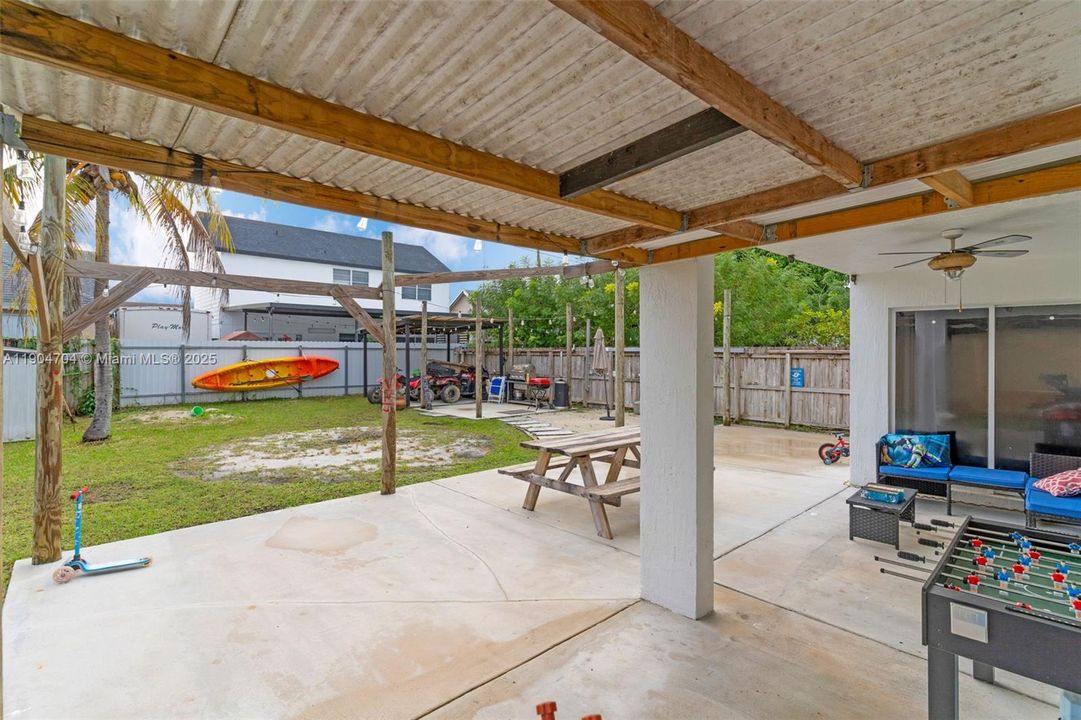 For Sale: $469,000 (3 beds, 2 baths, 1197 Square Feet)