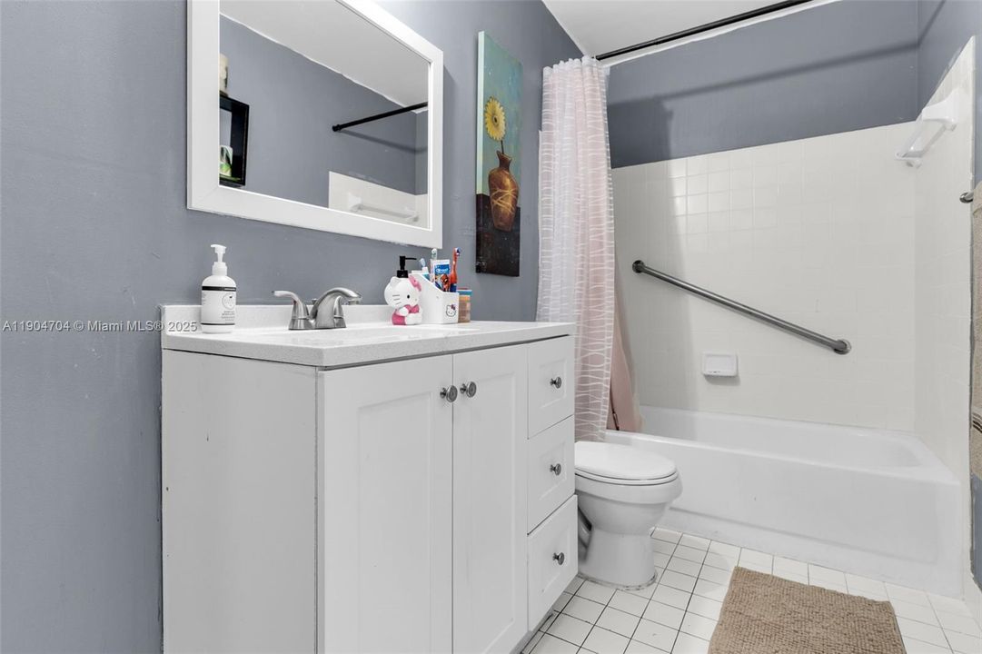 For Sale: $469,000 (3 beds, 2 baths, 1197 Square Feet)