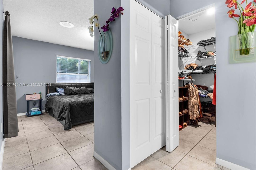 For Sale: $469,000 (3 beds, 2 baths, 1197 Square Feet)