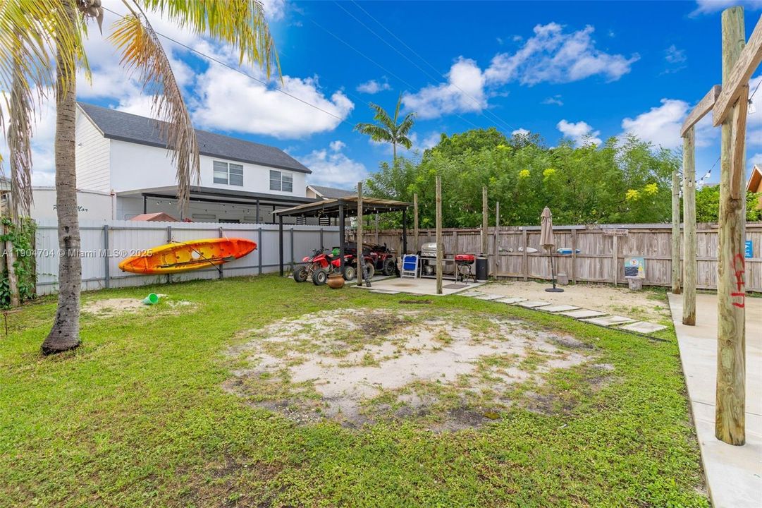 For Sale: $469,000 (3 beds, 2 baths, 1197 Square Feet)