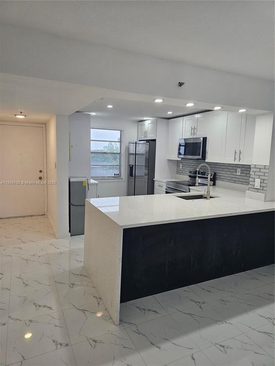 For Sale: $179,900 (2 beds, 2 baths, 1260 Square Feet)