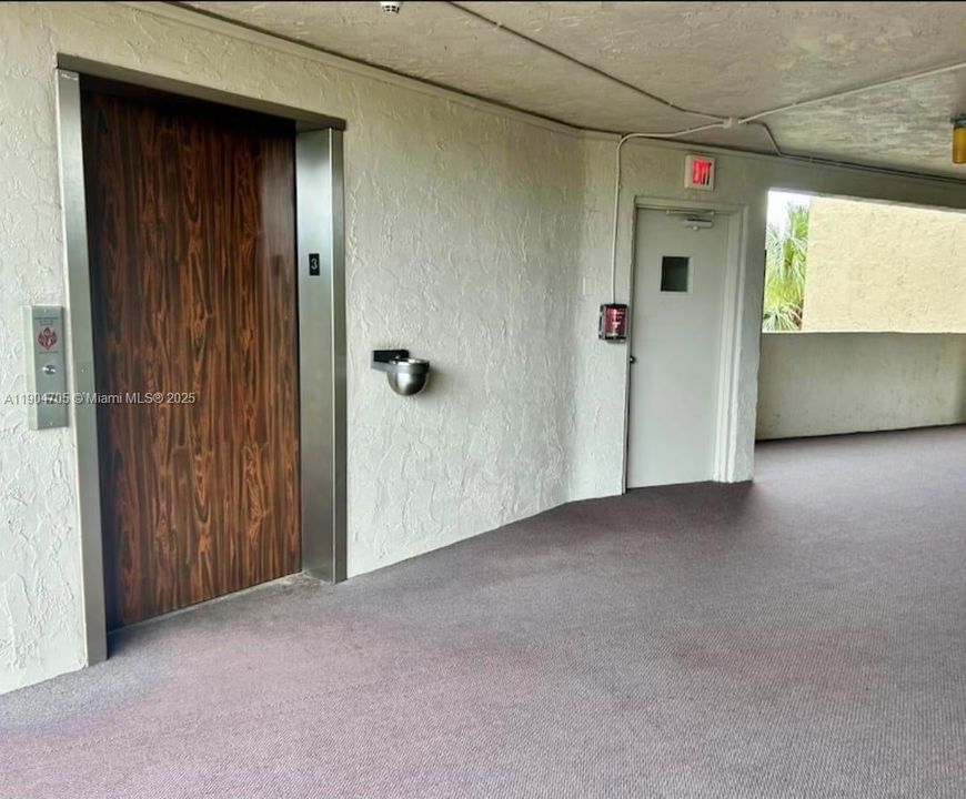 For Sale: $179,900 (2 beds, 2 baths, 1260 Square Feet)