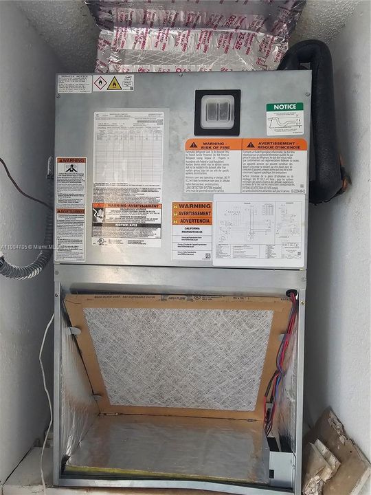 For Sale: $179,900 (2 beds, 2 baths, 1260 Square Feet)