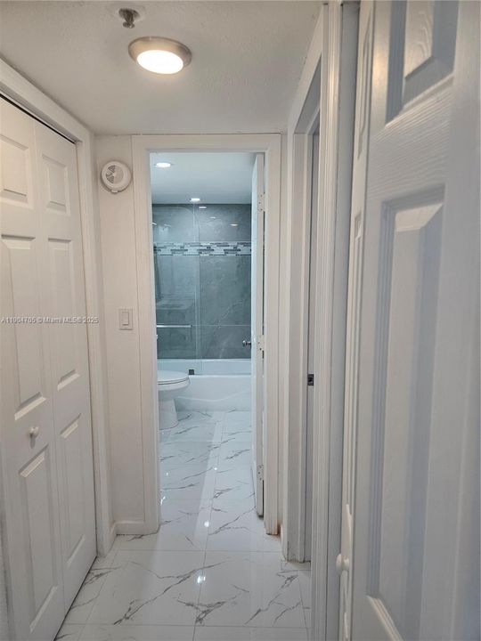 For Sale: $179,900 (2 beds, 2 baths, 1260 Square Feet)