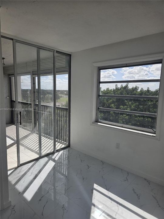 For Sale: $179,900 (2 beds, 2 baths, 1260 Square Feet)