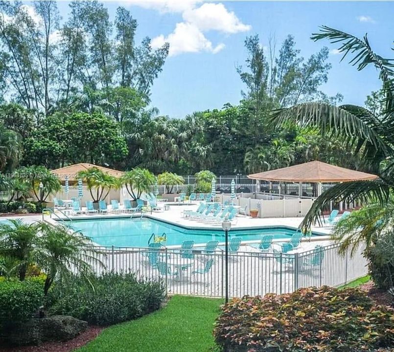 For Sale: $179,900 (2 beds, 2 baths, 1260 Square Feet)