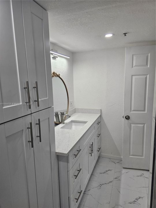 For Sale: $179,900 (2 beds, 2 baths, 1260 Square Feet)