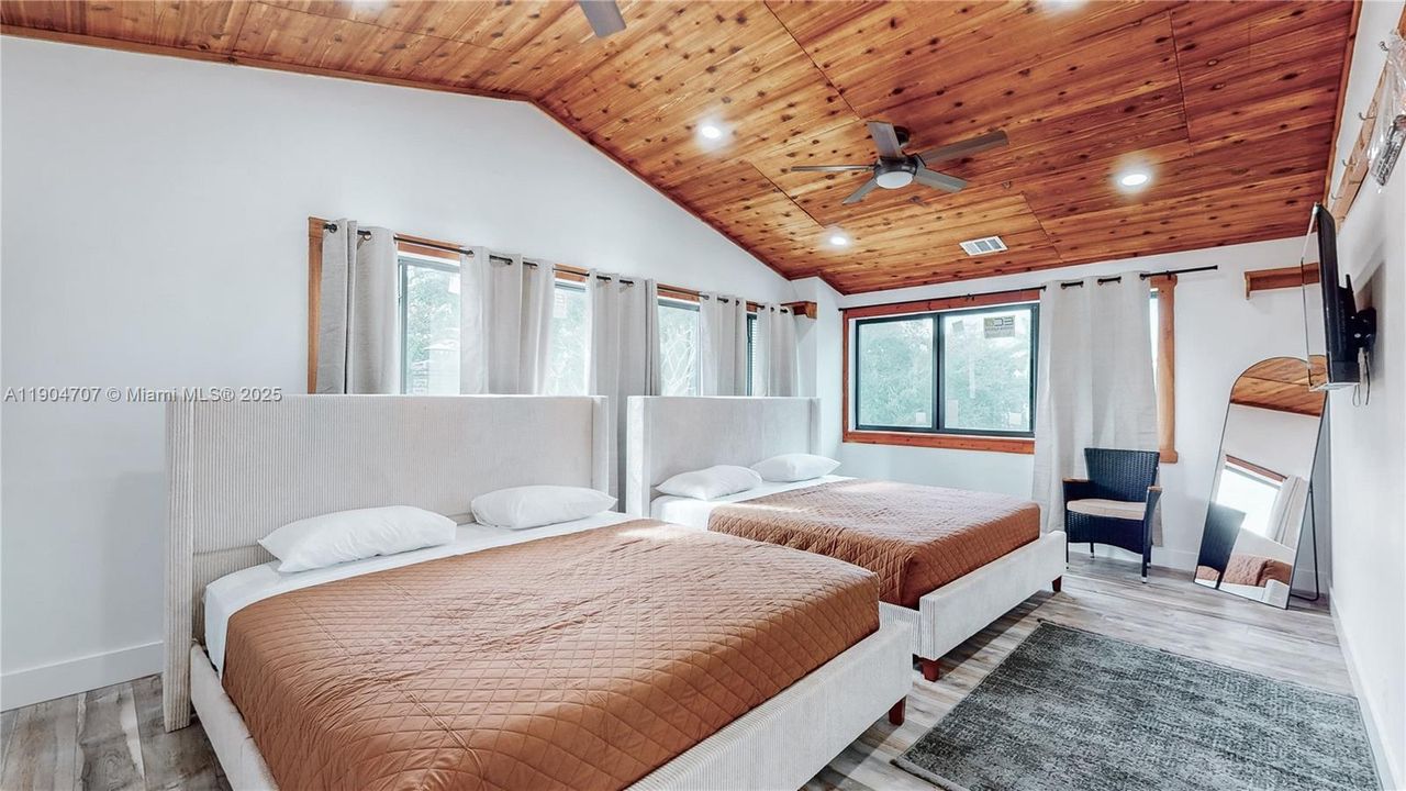 Recently Rented: $4,800 (4 beds, 2 baths, 2020 Square Feet)