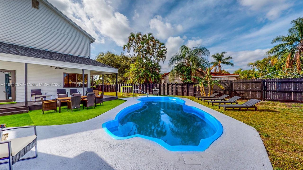 Recently Rented: $4,800 (4 beds, 2 baths, 2020 Square Feet)