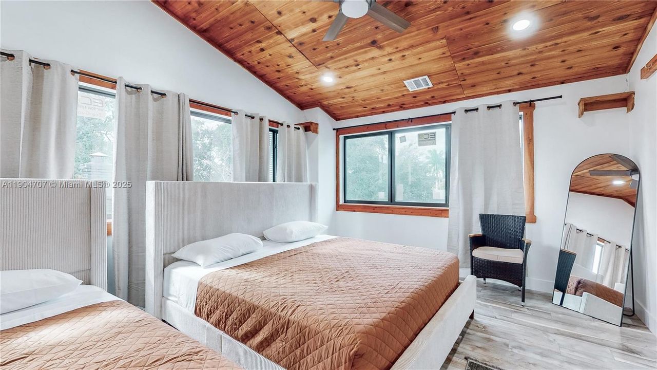 Recently Rented: $4,800 (4 beds, 2 baths, 2020 Square Feet)