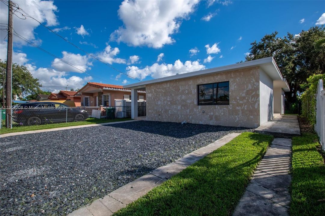 En Venta: $1,190,000 (3 camas, 2 baños, 2120 Pies cuadrados)
