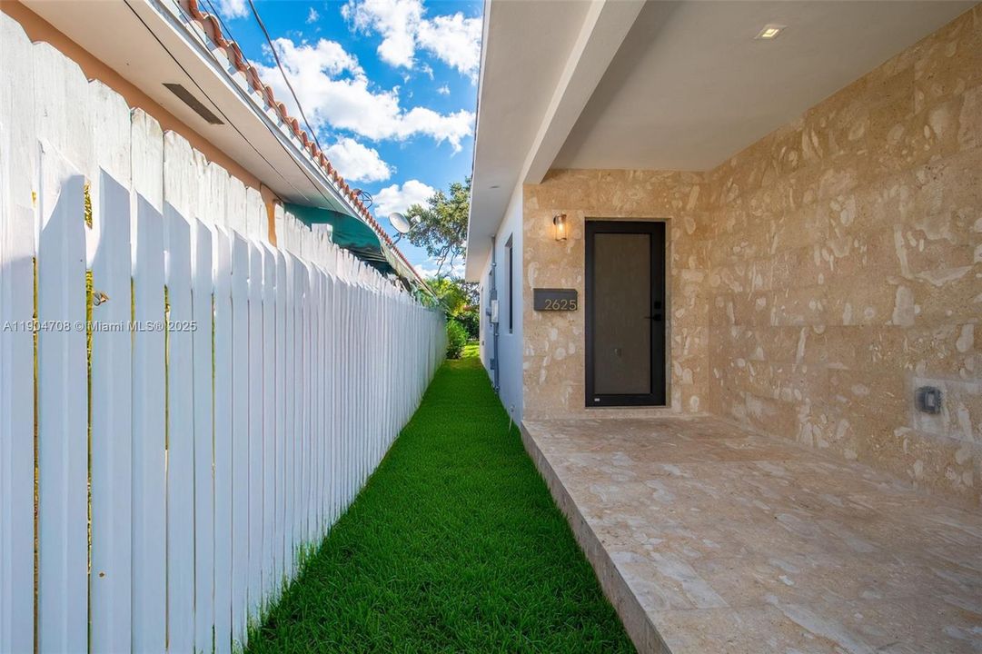 En Venta: $1,190,000 (3 camas, 2 baños, 2120 Pies cuadrados)