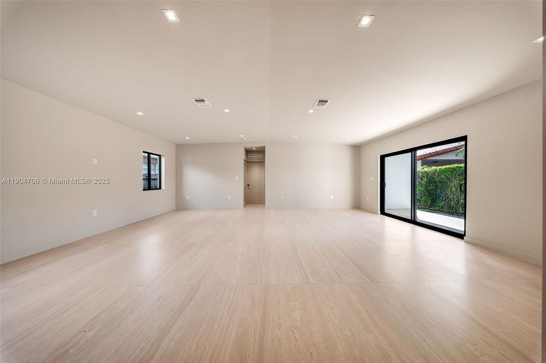 En Venta: $1,190,000 (3 camas, 2 baños, 2120 Pies cuadrados)