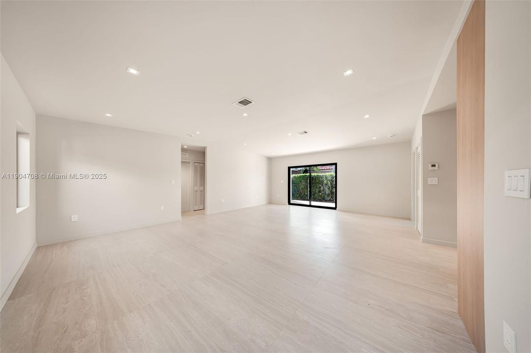 En Venta: $1,190,000 (3 camas, 2 baños, 2120 Pies cuadrados)