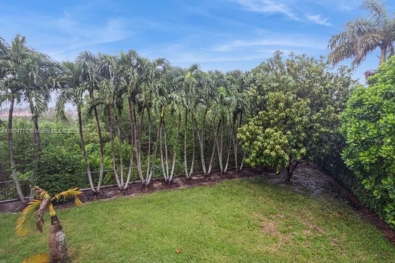 For Sale: $1,050,000 (5 beds, 5 baths, 3479 Square Feet)