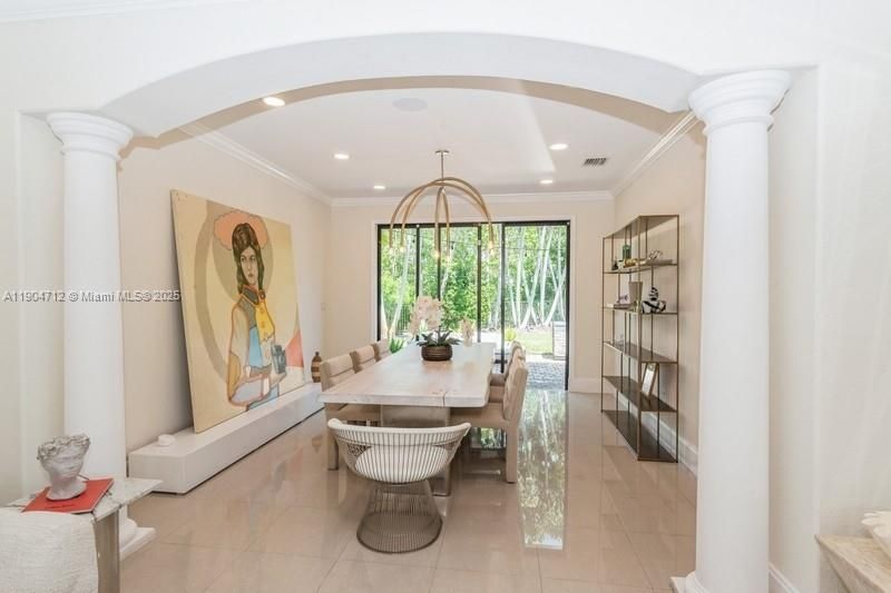 For Sale: $1,050,000 (5 beds, 5 baths, 3479 Square Feet)