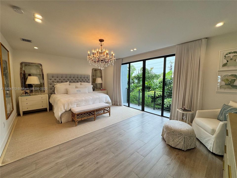 For Sale: $1,199,000 (3 beds, 3 baths, 2509 Square Feet)