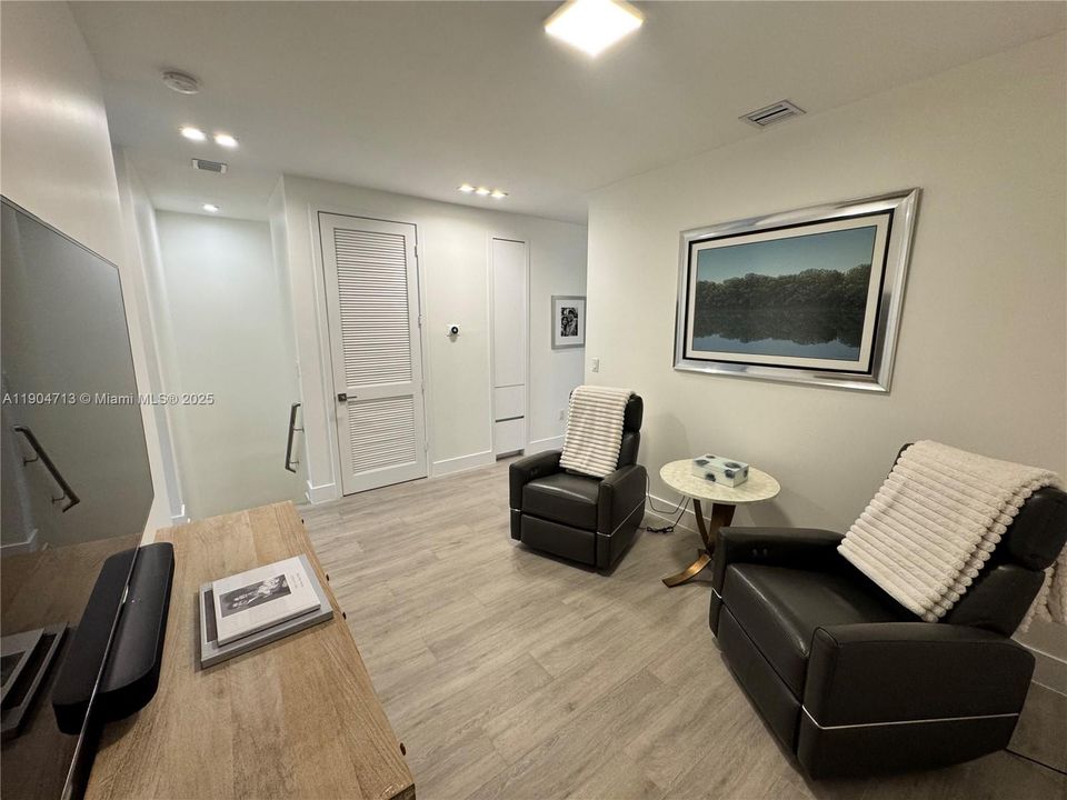 For Sale: $1,199,000 (3 beds, 3 baths, 2509 Square Feet)