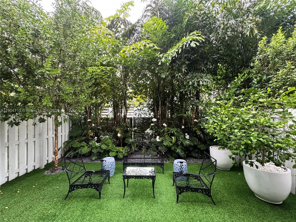 For Sale: $1,199,000 (3 beds, 3 baths, 2509 Square Feet)