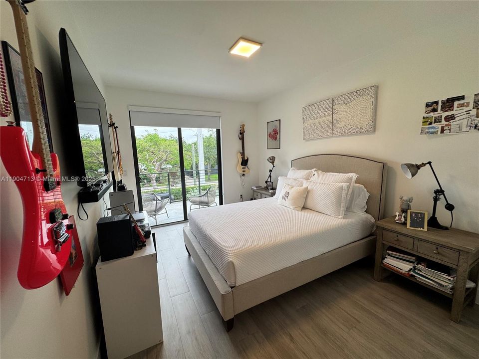 For Sale: $1,199,000 (3 beds, 3 baths, 2509 Square Feet)